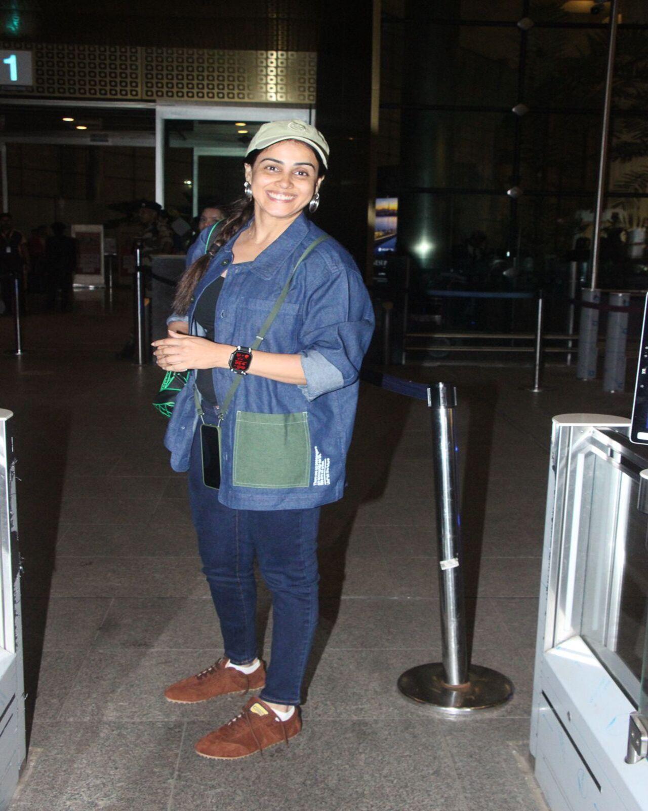 Genelia Deshmukh was also seen at the airport as she greeted and posed for the paps before heading out of the city.
